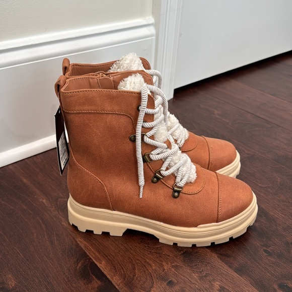 NEW Girls Platform Winter Boots Sherpa Accents, Super Warm, girls size 5 - Picture 5 of 10